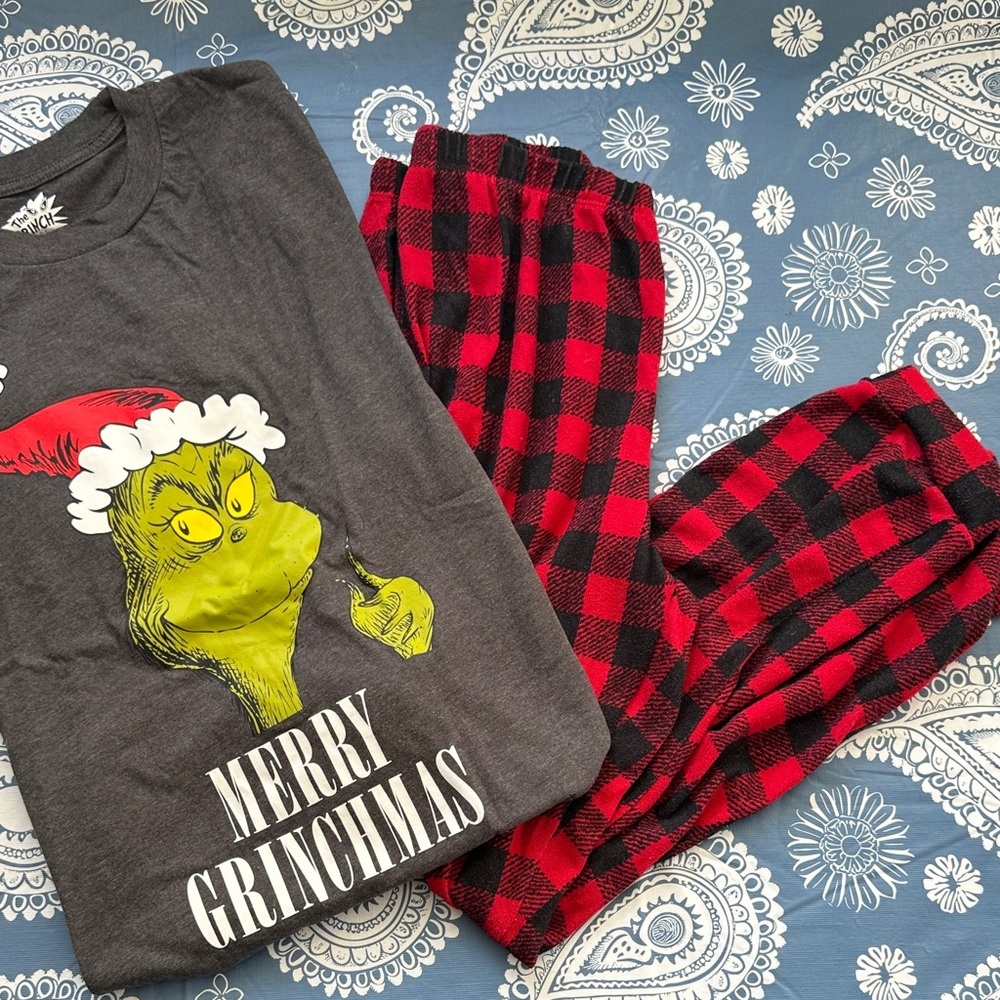 Merry Grinchmas Kids Pajamas Set - Gray and Red